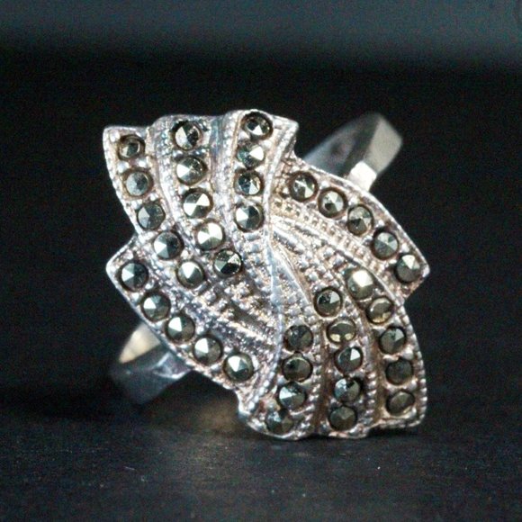 Contemporary QVC Sterling Silver Marcasites Cluster Swirls Cocktail Ring - Picture 1 of 5